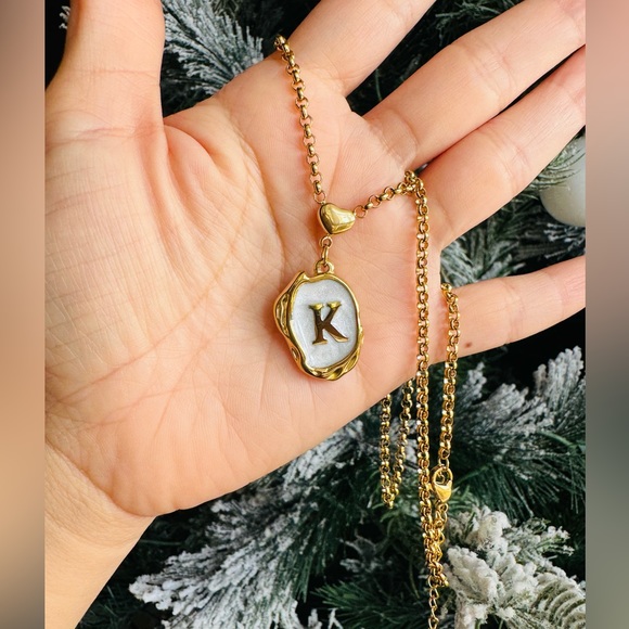 ✨BEAUTIFUL GOLD INITIAL NECKLACE 3D STYLE✨ - Picture 3 of 4